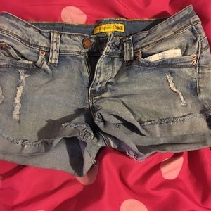 “Wanna Betta butt?” Short